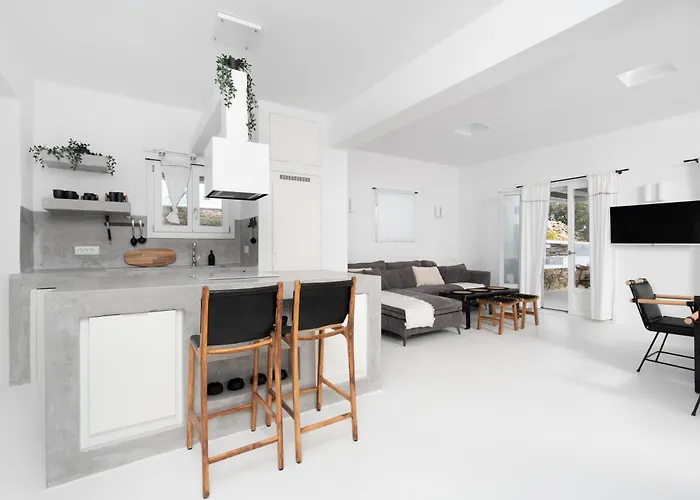 Blue Rock Villa Piso Livadi