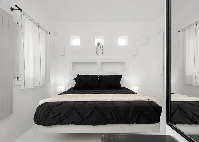 Blue Rock Piso Livadi