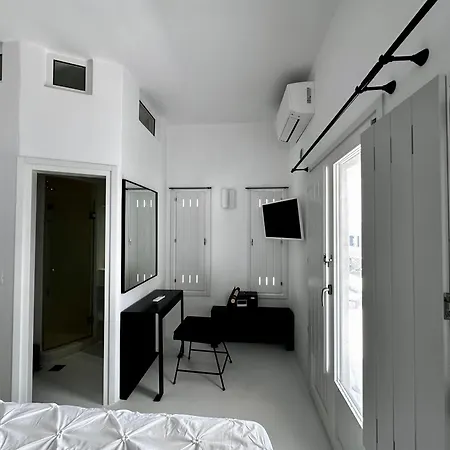 Blue Rock Villa Piso Livadi