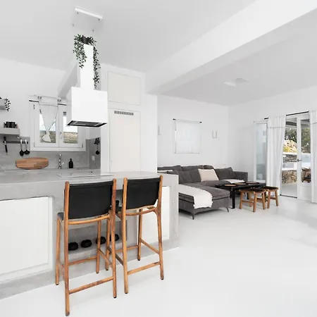 Blue Rock Villa Piso Livadi