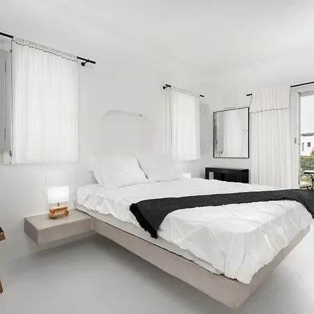 Blue Rock Piso Livadi