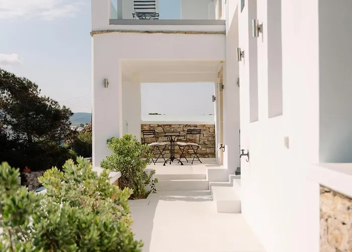 Blue Rock * Πίσω Λιβάδι